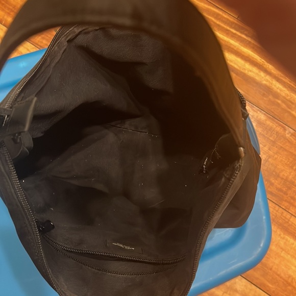 Classic Kate Spade Hobo bag in Basic Black - Picture 7 of 9